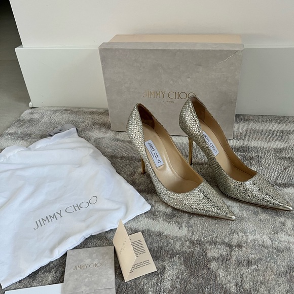 JIMMY CHOO ROMY SILVER GLITTER FABRIC HEEL PUMPS. - Picture 3 of 5